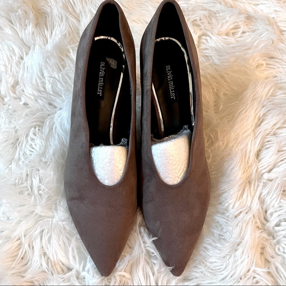 OLIVIA Miller Faux Suede Penny Taupe Heels Women’s Size 10 - Picture 4 of 7